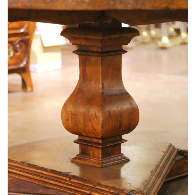 19th Century French Louis XIII Walnut, Oak and Chestnut Round Pedestal Table For Sale - Image 4 of 8