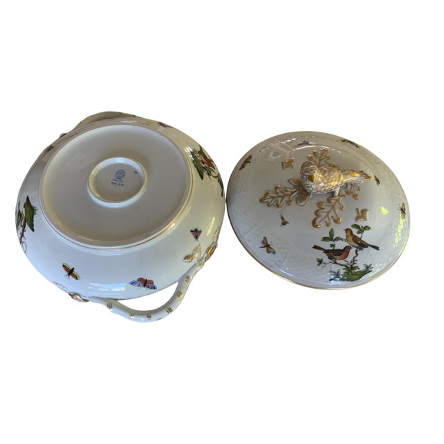 2000 - 2009 Herend Rothschild Bird 11" Round Covered Vegetable Bowl Porcelain 90/Ro Made in Hungary For Sale - Image 5 of 7