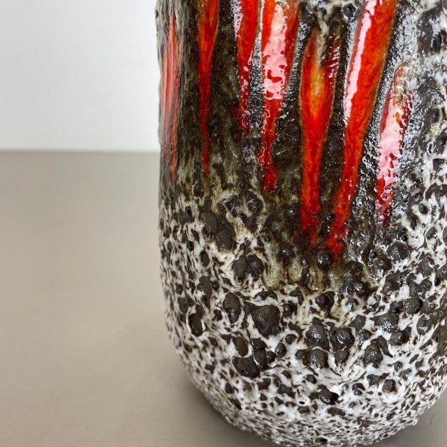 Zig Zag Lora Fat Lava Vase attributed to Scheurich, Germany, 1970s For Sale - Image 10 of 18