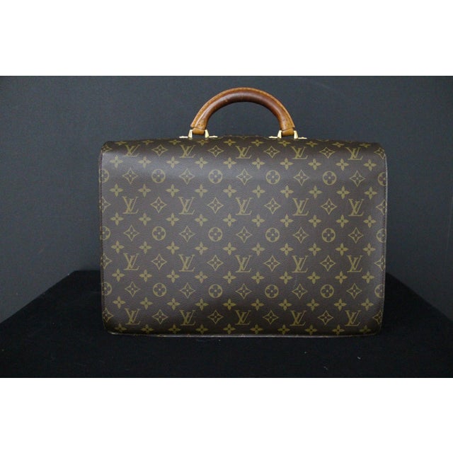 Louis Vuitton Monogram Pilot or Doctors Bag, 1990s For Sale - Image 6 of 18