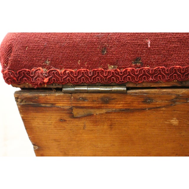 Circa 1835 English William IV Lift-Top Ottoman For Sale In Raleigh - Image 6 of 8