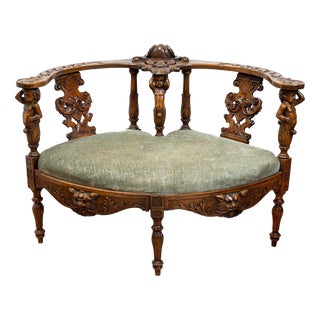 Antique Neo-Renaissance Tete-a-Tete Sofa in Carved Walnut, Late 19th Century For Sale