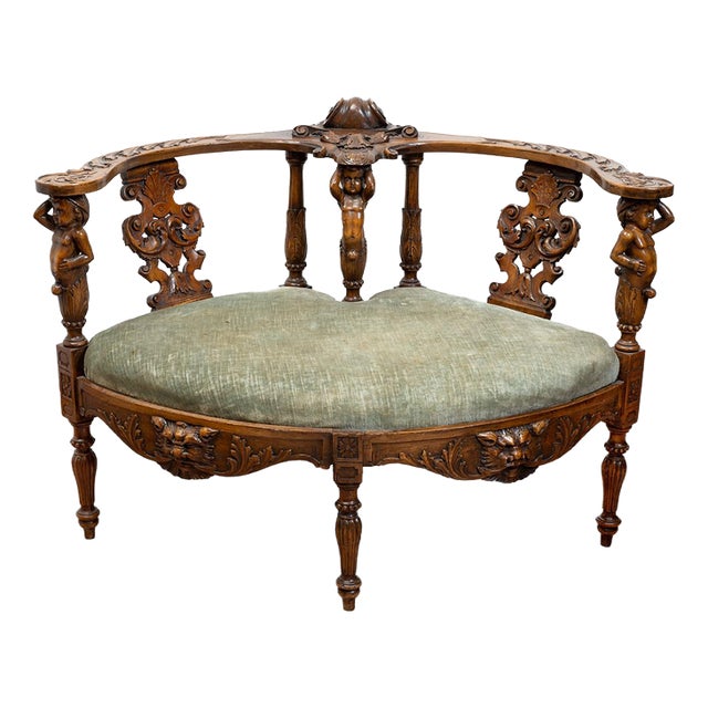 Antique Neo-Renaissance Tete-a-Tete Sofa in Carved Walnut, Late 19th Century For Sale