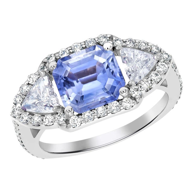 Emerald Shaped Ceylon Sapphire Diamond 3.75 Carat 18 Karat Gold Cocktail Ring Size 6 For Sale