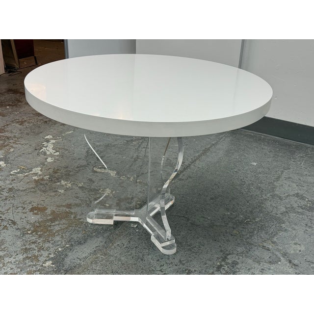 2010s Bespoke Round White Caesarstone Top + Lucite Pedestal Base, 42 Inches For Sale - Image 5 of 12