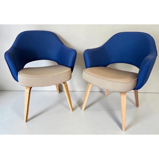 Add a touch of modern elegance to your home or office with this beautiful set of Saarinen Executive Armchairs. Inspired by...