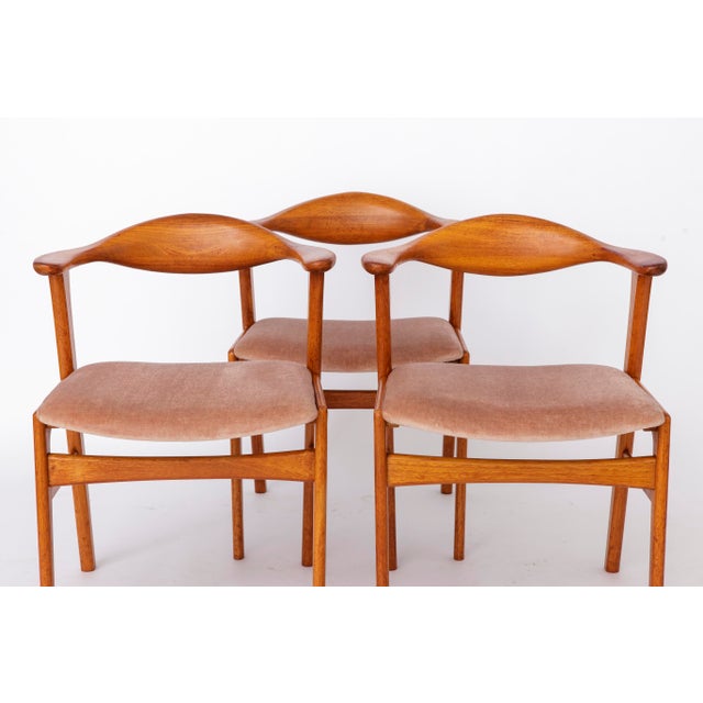 Set of 4 Vintage Teak Dining Chairs by Erik Kirkegaard for Høng Stolefabrik, Model 49, 1960s A beautiful set of mid-...