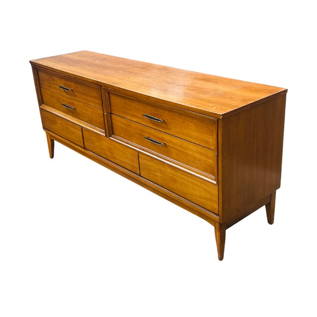 Vintage Mid-Century Modern Walnut 7-Drawer Lowboy Dresser by Dixie Furniture – 1960s MCM Long Dresser With Sculptural Hardware & Tapered Legs For Sale - Image 6 of 14