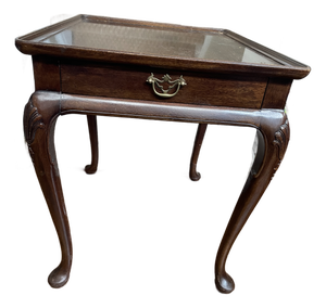 Vintage Henredon Aston Court Collection, Queen Ann Style Mahogany Side Table