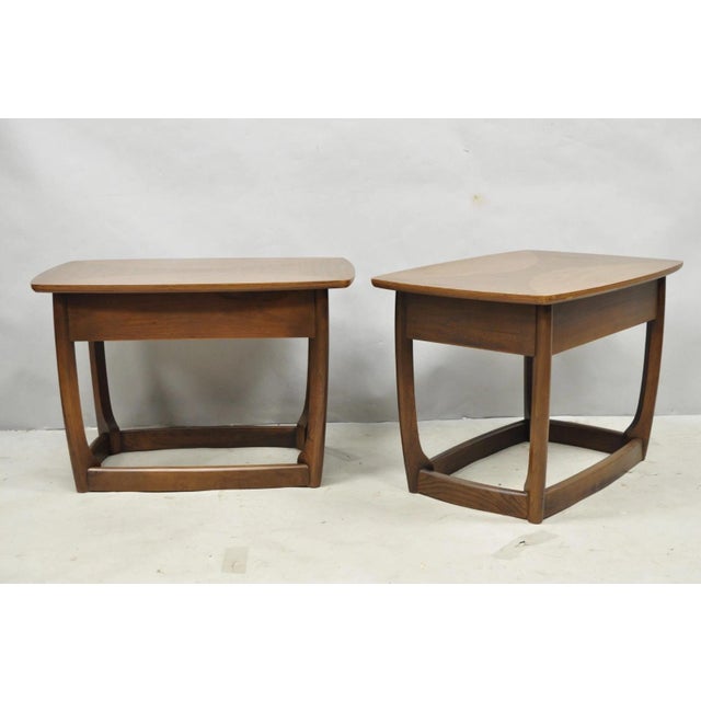 Vintage Mid Century Modern Sculpted Walnut & Laminate Coffee End Table Set 3 Pc For Sale - Image 17 of 18
