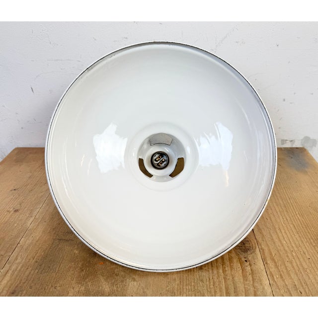 Industrial White Enamel Factory Pendant Lamp from Thorlux, 1960s For Sale - Image 16 of 17