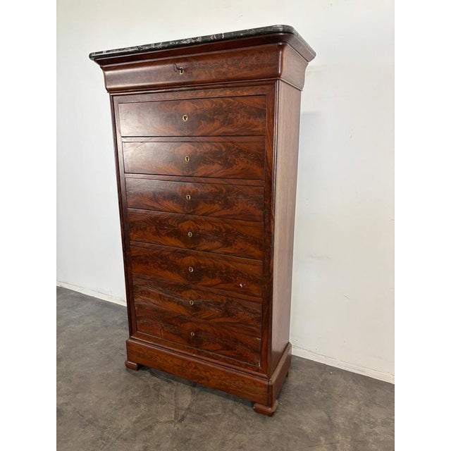 Louis Philippe Style Chest of Drawers in Flamed Mahogany For Sale - Image 5 of 7