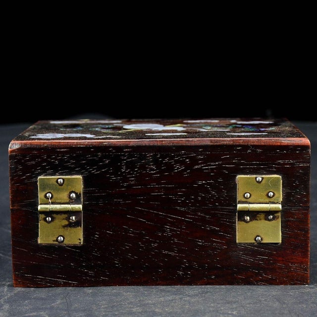 1980s Hardwood Jewelry Box With Mother of Pearl Inlay & Brass Lock, Chinoiserie Keepsake Box For Sale - Image 9 of 9