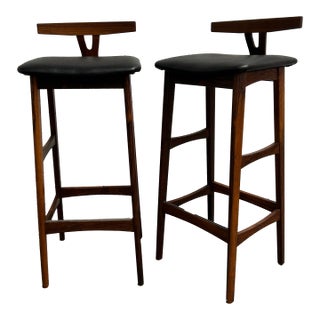 1960s Danish Mid Century Modern Bar Stools in Rosewood, a Pair - Knud Bent Design for Dyrlund For Sale