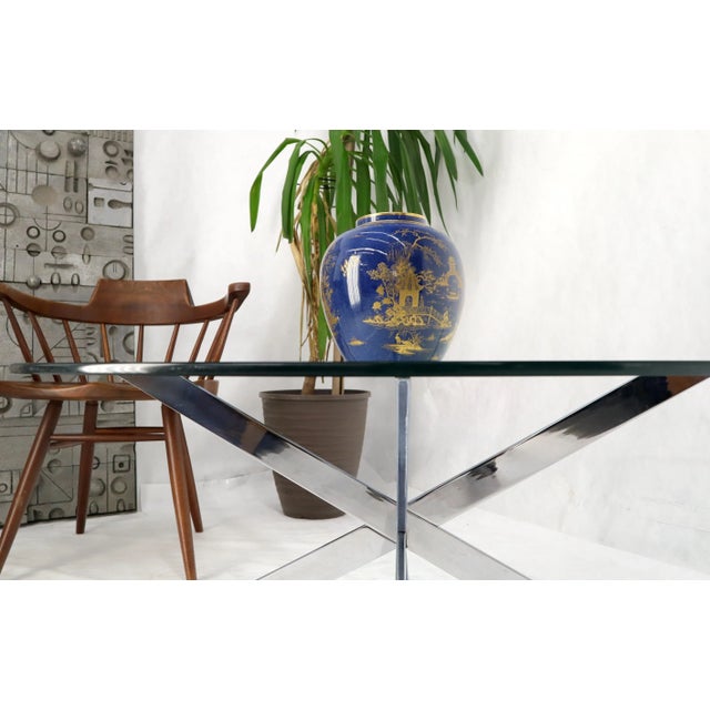 Pace Collection Heavy Chrome Jacks Style Spikes Base Round Glass Top Coffee Table For Sale - Image 4 of 13
