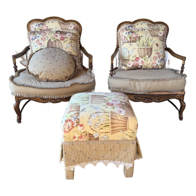 Late 20th Century Pair of Louis XV Floral Motif Upholstered Rush Seat Lounge ArmChairs With Ottoman For Sale