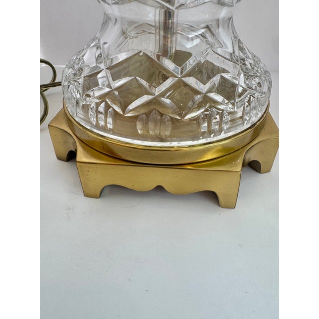 Transparent Vintage Neoclassical Diamond-Pattern Glass Urn Table Lamps - Pair For Sale - Image 8 of 13