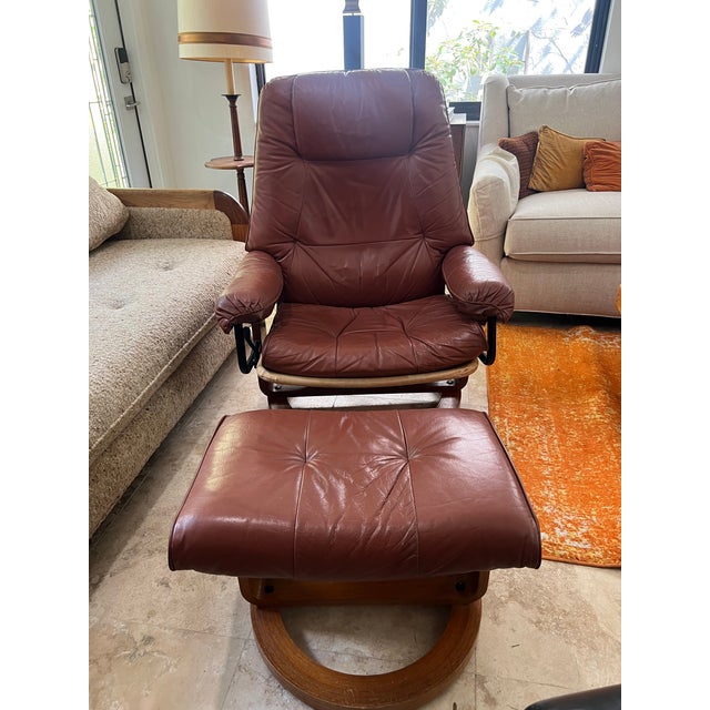 1970s Vintage Scandinavian Style Leather Recliner and Ottoman by