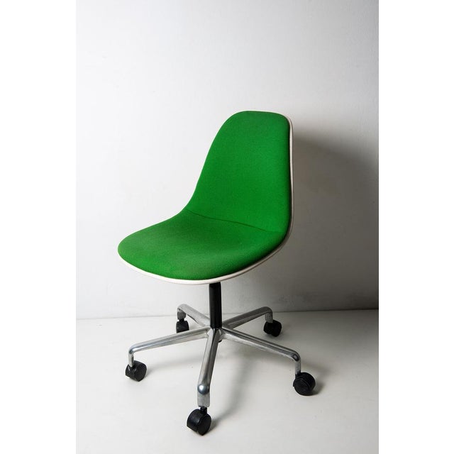 Rare 1960s Charles & Ray Eames PSC Fiberglass Chair for Herman Miller. Gorgeous well kept green upholstery. Marked Herman...