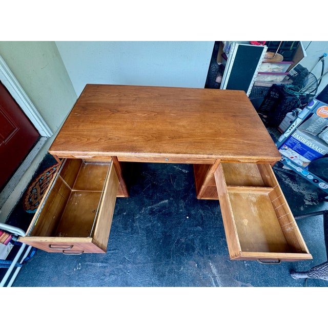 1950s Leopold Executive Desk With Drop-Front Keyboard/Typewriter Drawer- Mid-Century Modern Walnut Desk For Sale - Image 12 of 17