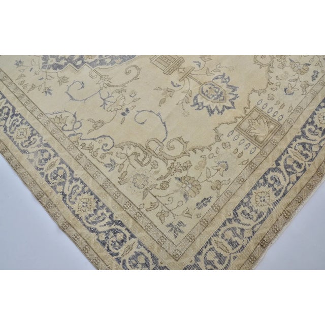 1950s 1950s Oversize Oushak Anatolian Floral Carpet For Sale - Image 5 of 10
