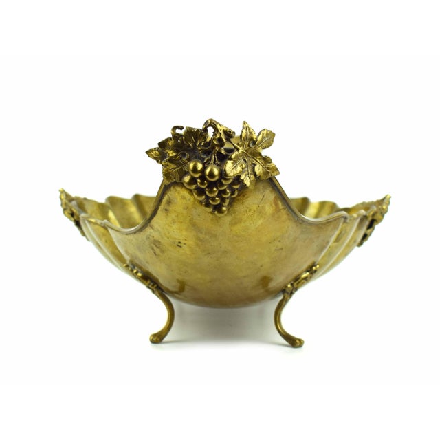 Mid 20th Century Scalloped Italian Oval Hand-Hammered Brass Centerpiece Grape Vine Design Bowl With Lion of Venice Mark For Sale - Image 6 of 10
