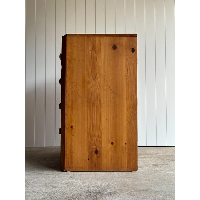 Vintage Lane “America” Collection Pine Chest of Drawers For Sale - Image 16 of 18