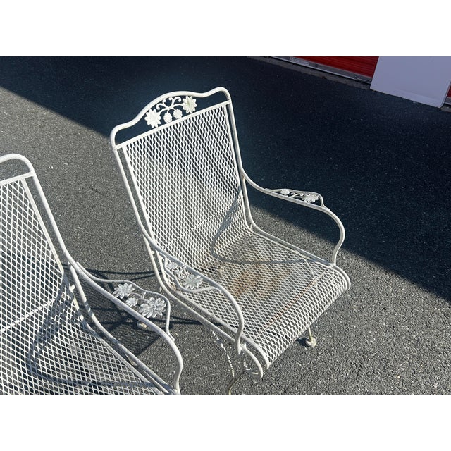 White Vintage Russell Woodard Patio Set Table & 6 Chairs, Attributed For Sale - Image 8 of 10