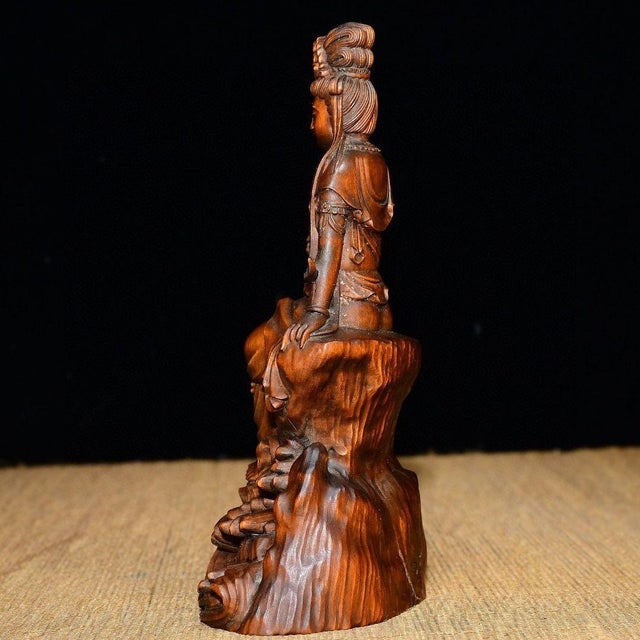 Vintage Chinese Boxwood Carving of Guanyin (Water-Moon Avalokiteshvara) For Sale - Image 4 of 9