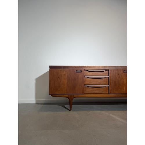 Brown Mid-Century Modern British Teak Sideboard from Greaves & Thomas For Sale - Image 8 of 9