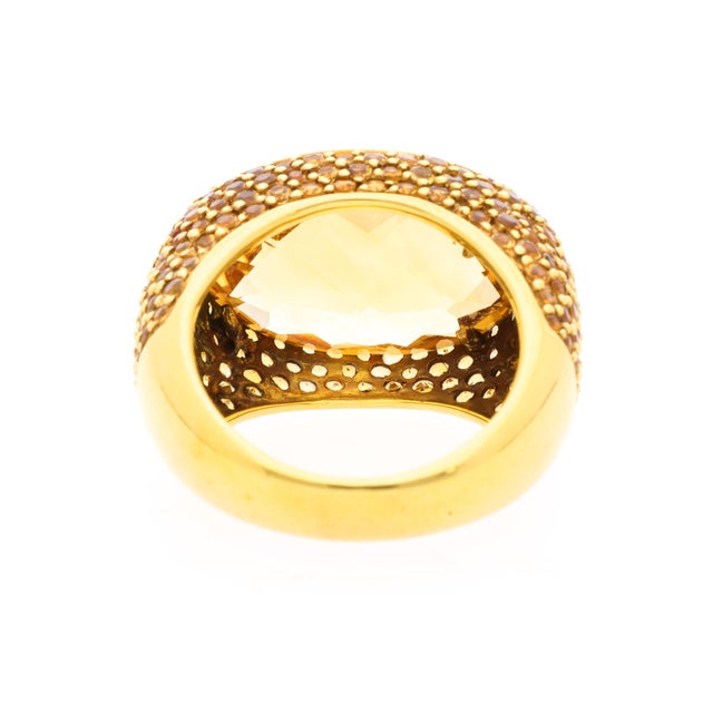 Mid 20th Century 15 Carat Oval Checkerboard Citrine & Citrine Pave 14k Yellow Gold Cocktail Ring, Size 7 For Sale In Miami - Image 6 of 7