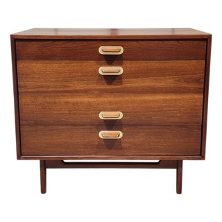 Mid-Century Modern 4-Drawer Chest by Jens Risom For Sale