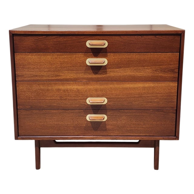 Mid-Century Modern 4-Drawer Chest by Jens Risom For Sale