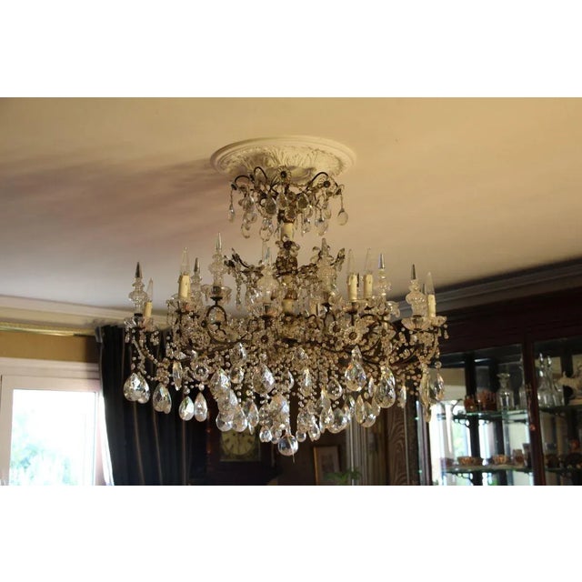 19th Century Italian Neoclassical Giltwood and Crystal Chandelier For Sale - Image 13 of 18