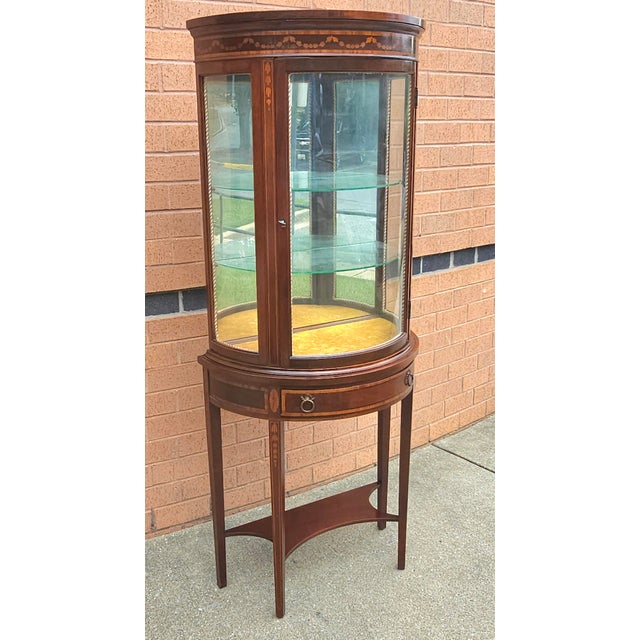 Early 20th Century Early 20th Century Italian Louis XV Style Marquetry Inlaid Mahogany Vitrine Cabinet For Sale - Image 5 of 12