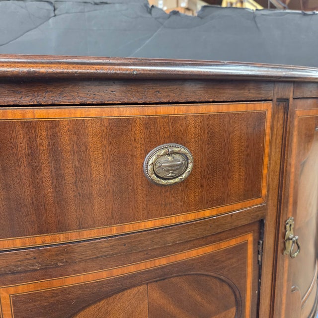 Early 20th Century Bowfront Mahogany Satin Banded Sheraton Style Sideboard For Sale - Image 9 of 17