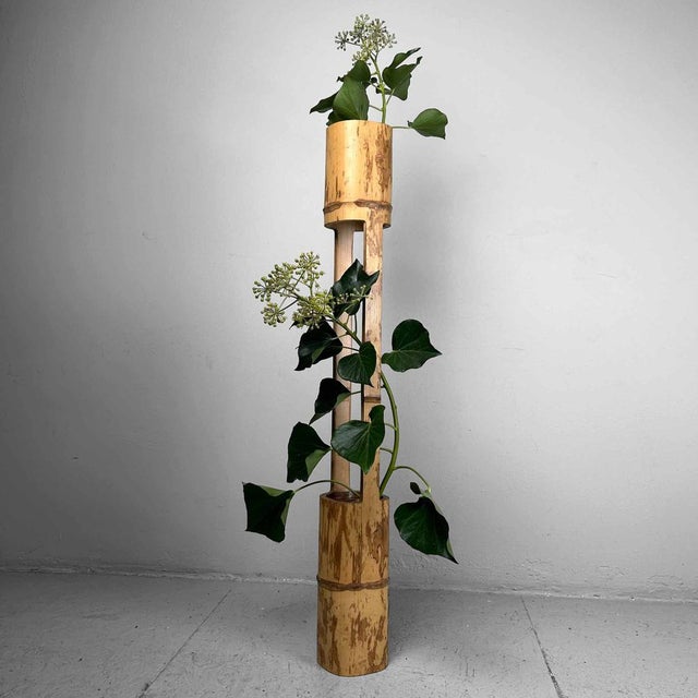 花瓶・フラワースタンド 1950's Mid century vintage flower vase Vintage White Porcelain Vase, 1950's Heirlooms of Tomorrow