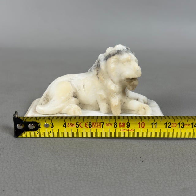 Early 20th Century Lion Paperweight in White Marble For Sale - Image 9 of 11