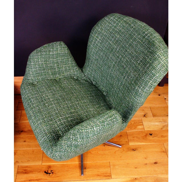Mid-Century Modern Hungarian Swivel Lounge Chair in Green Textured Fabric, 1970s For Sale - Image 4 of 14