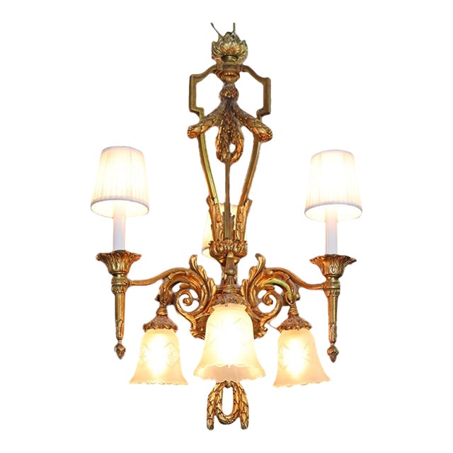 1950s Louis XV French Style Gilt Bronze 6 Light Chandelier For Sale