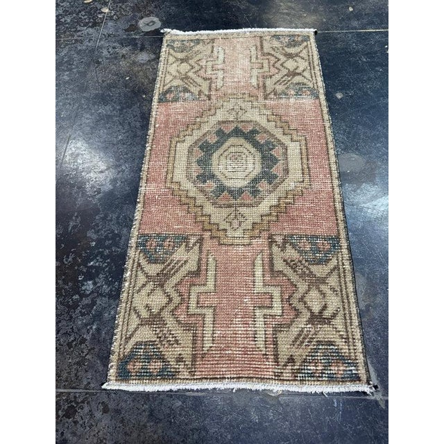 Turkish Yastik Rug 1'5" x 3' For Sale - Image 4 of 5