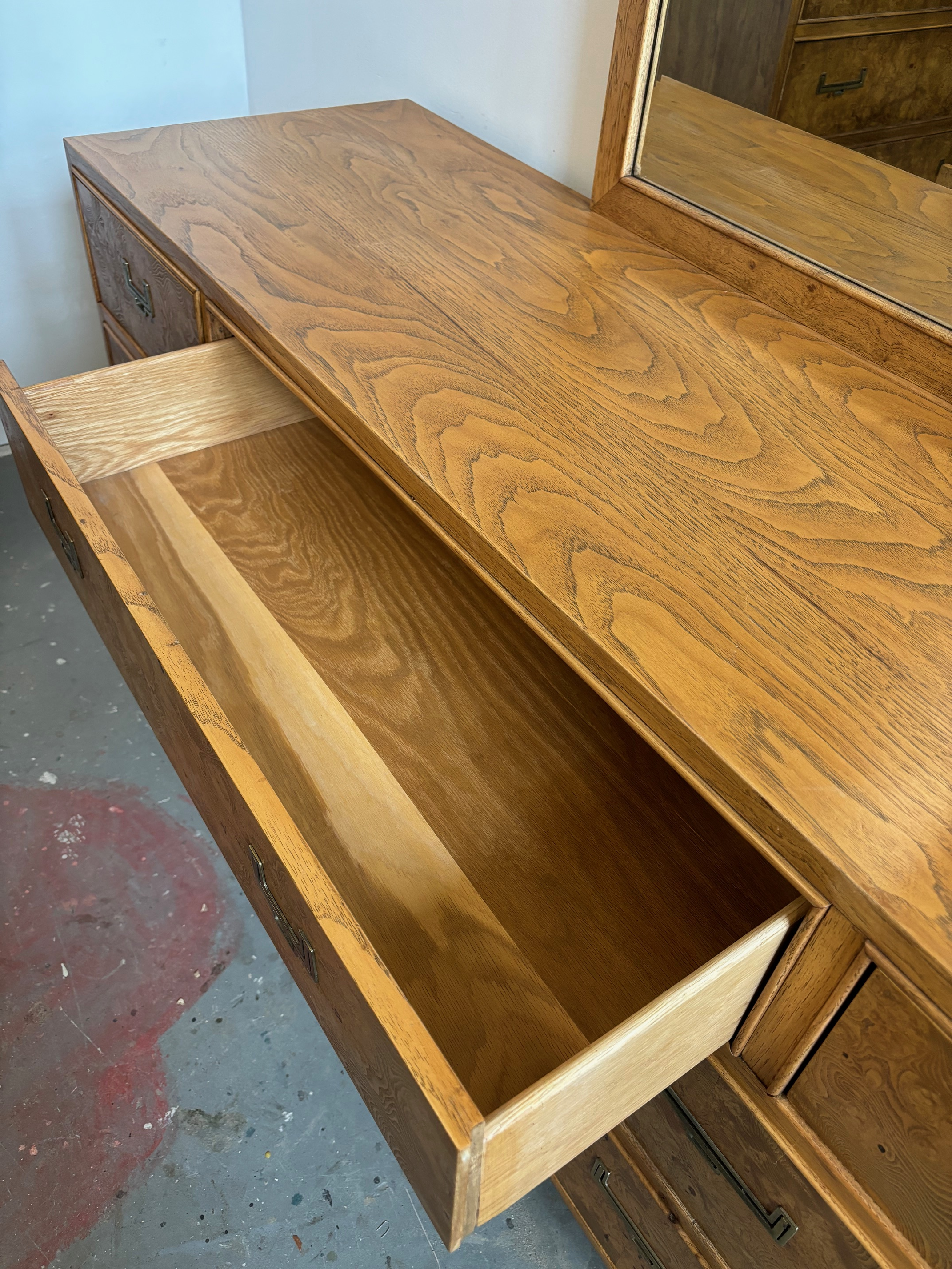 thomasville vintage dresser CUSTOMIZE| Dresser- 64" long x 19" deep x 31-1/2" tall and clean architectural lines give this Thomasville Mystique dresser its timeless late The Thomasville Head-Turner - Painted