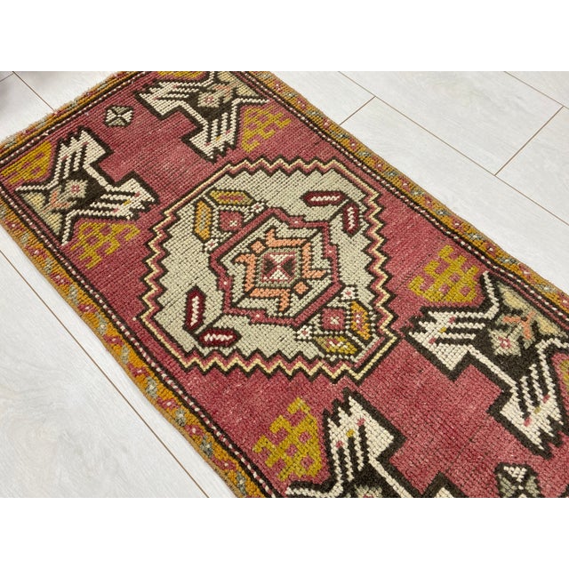 1950s Oushak Anatolian Wool Vintage Rug For Sale - Image 5 of 5