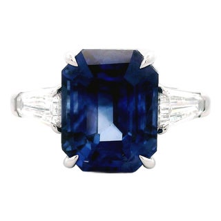 Alexander Beverly Hills Gia 8.23ct Emerald Cut Ceylon Sapphire Three-Stone Ring, Size 6 For Sale