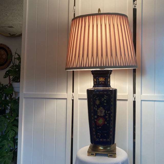Vintage 29” Hexagonal Chinoiserie Ceramic Table Lamp With Pleated Drum Shade For Sale - Image 12 of 12
