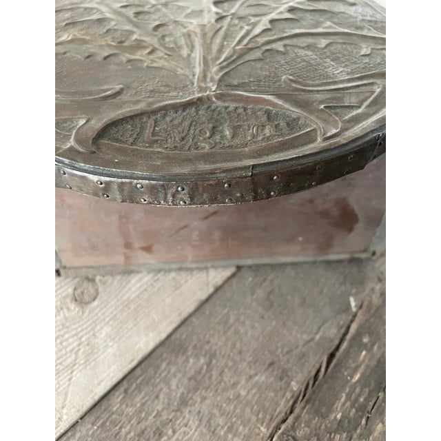 Art Nouveau Repoussé Copper Key Box, 1890s, in Very Good conditions. Designed 1890 to 1919