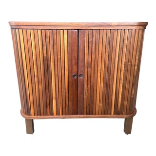 1960s Mid Century American of Martinsburg Bar Cabinet For Sale