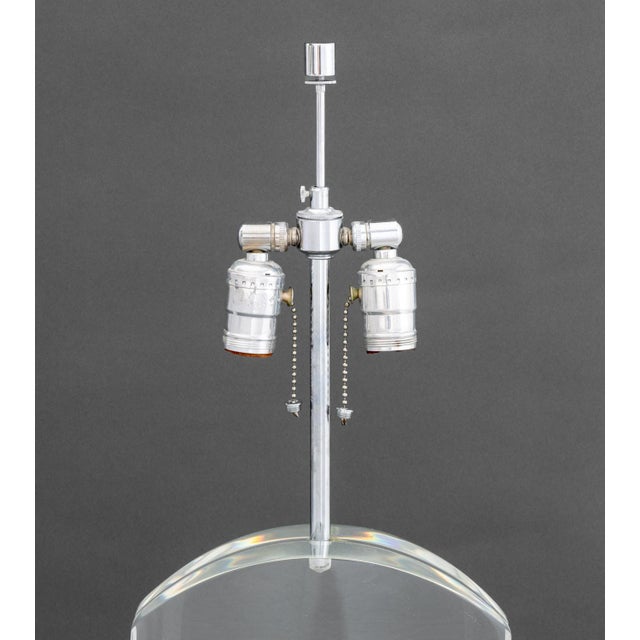 Late 20th Century Modern Clear Acrylic and Chrome Table Lamps, Pair For Sale - Image 5 of 8