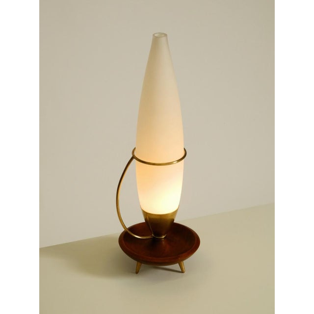 Large Mid-Century Modern Table Lamp in Brass and Teak with Frosted Glass Shade, 1950s For Sale - Image 10 of 18