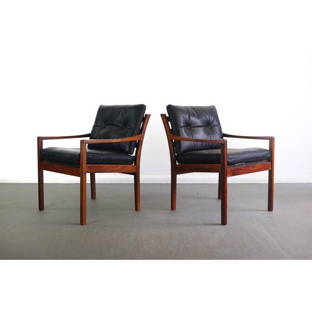 Set of Two Model 806 Fredrik Kayser for Vatne Lounge Chairs in Rosewood, Denmark Beautiful and literally showroom...